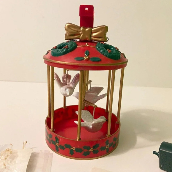 Vintage 1989 Noma Ornament White Doves  Cage Ornamotion Golden Series Christmas - Picture 2 of 12